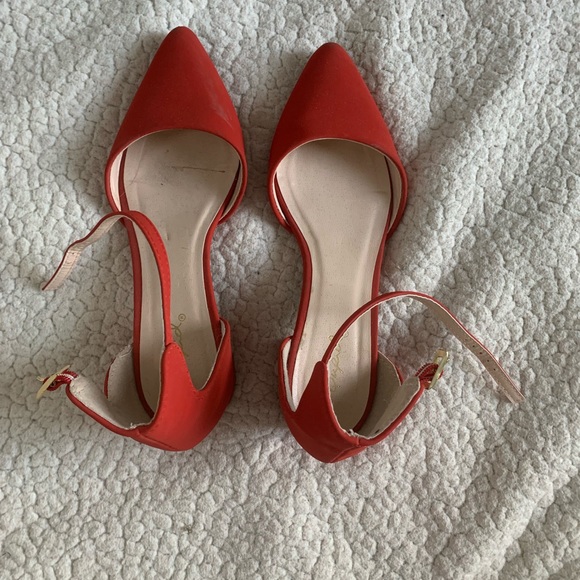 Red Pointed Kitten Heels - Picture 3 of 3